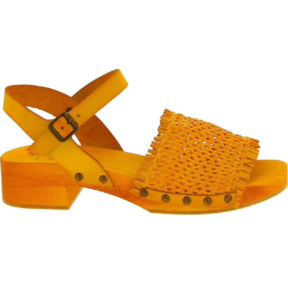Lartigiano Del Cuoio Zoccolo da donna giallo in legno artigianali con fascia in pelle intrecciata Offerte stagionali