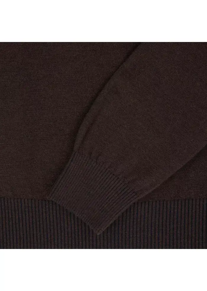JURTA | MAGLIONE LEGGERO LANA MERINO MARRONE SCURO Vendita Calda