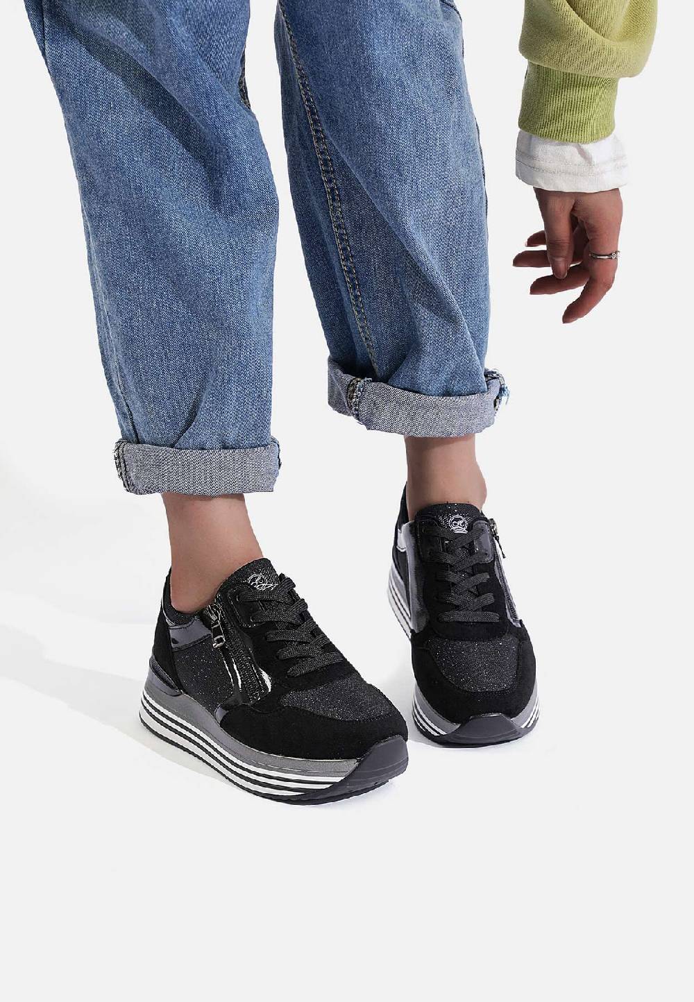 Queen Helena Sneakers - X29-22