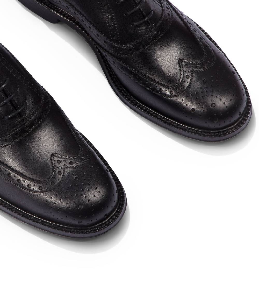 Loriblu Oxford brogue in pelle nera Fino al 50% di sconto